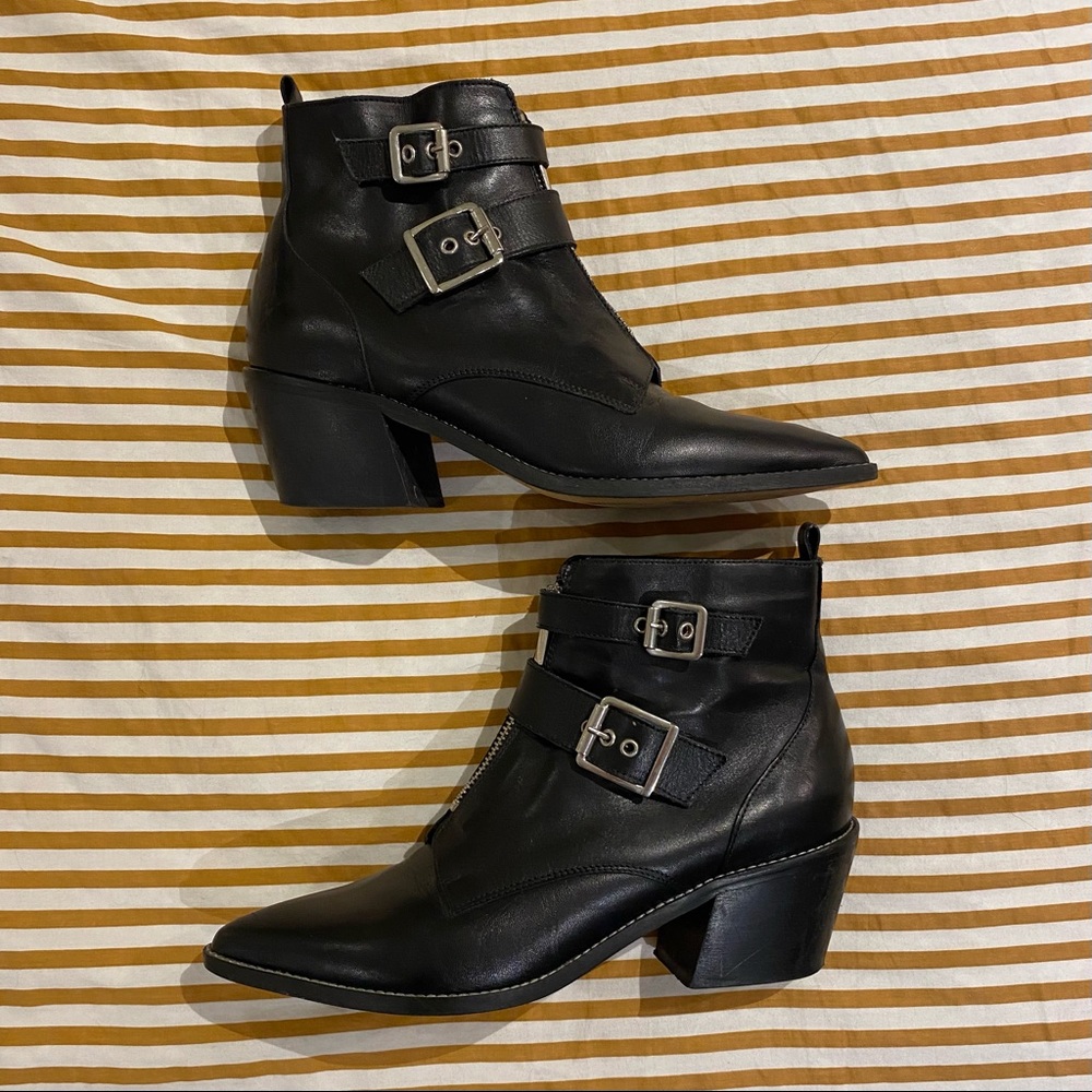 L’intervalle black leather ankle boots with buckles UK40